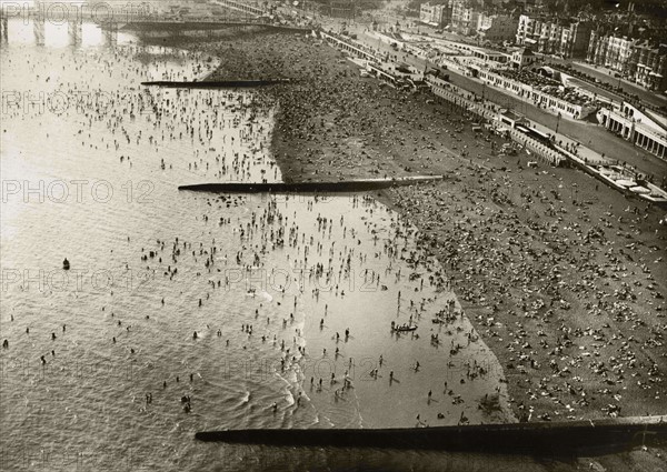 Aerial view of the beach at Brighton, Sussex (1933)