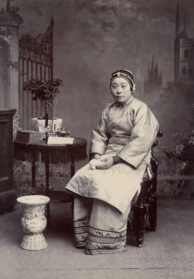 Chine, portrait d'une jeune chinoise