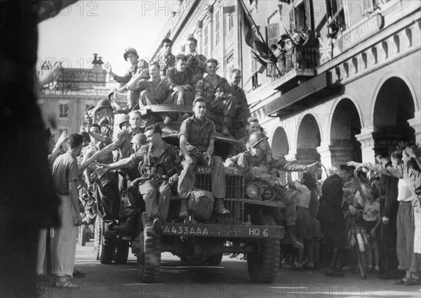 Scene of cheering crowd during the Liberation of Paris (August 1944)