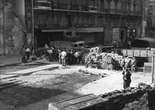 Barricade on the Rue Saint-Antoine, Paris, during the Resistance uprising (August 1944)