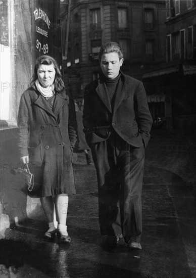 A couple in a street of Paris during the Liberation (August 1944)