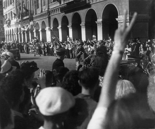 Scene of cheering crowd during the Liberation of Paris (August 1944)