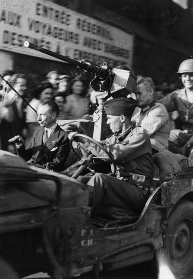 Surrender of a German general at Montparnasse, during the Liberation of Paris