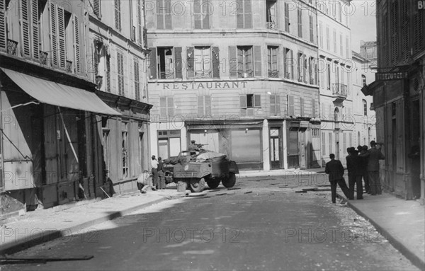 An armoured vehicule near the Luxembourg Palace, at the Liberation of Paris (August 1944)