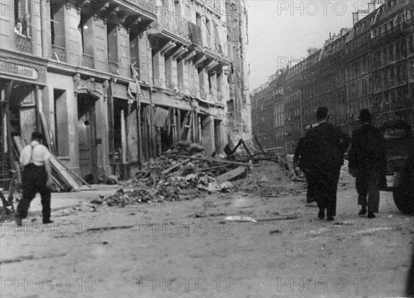 Rubble in a street of Paris, at the Liberation (August 1944)