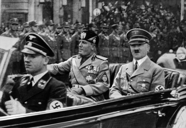 Mussolini and Hitler after the Duce's arrival in Munich (1937)