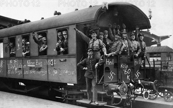 La gare de Nuremberg sous le signe des Chemises Brunes (1938)