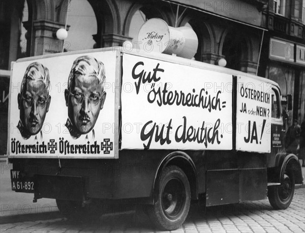 Propaganda truck in favour of Chancellor  Schuschnigg in Vienna (1938)