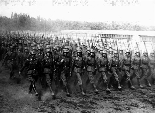 Défilé de troupes allemandes