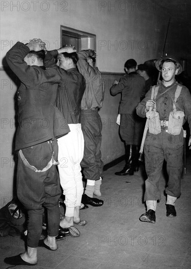 Doenitz cabinet arrested, 1945