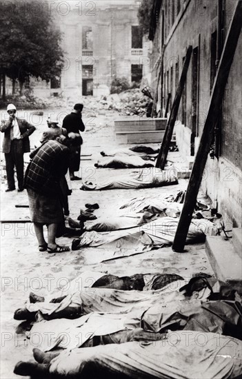 Hostages shot with machine guns at the Fort de Vincennes, near Paris