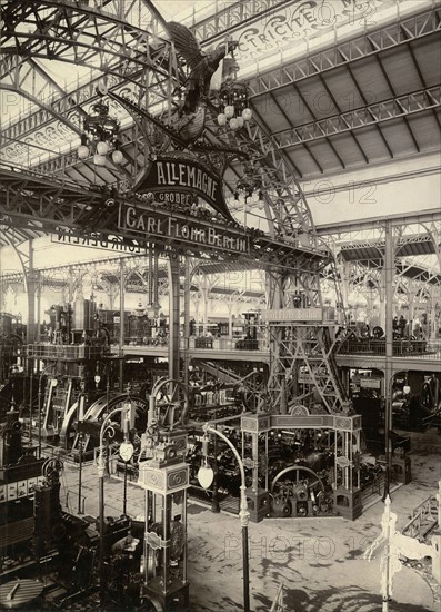 Paris. Exposition Universelle de 1900. Section allemande de la Galerie des Machines.