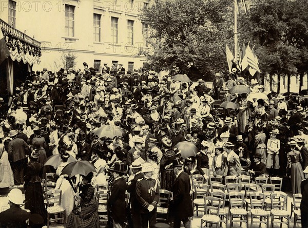 Paris. Exposition Universelle de 1900. Tribunes lors de l'inauguration.