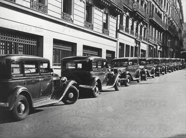 File de taxis à Paris