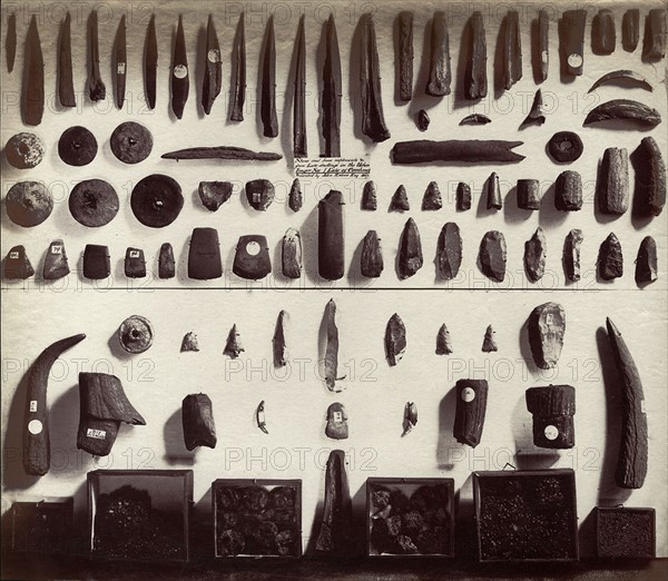 Outils en pierre et en os, British Museum