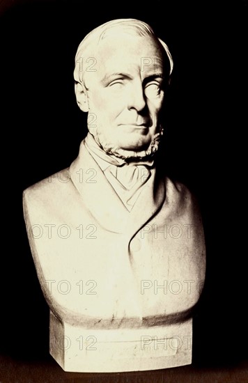 Portrait en buste en marbre de Henry Christy par Thomas Woolner