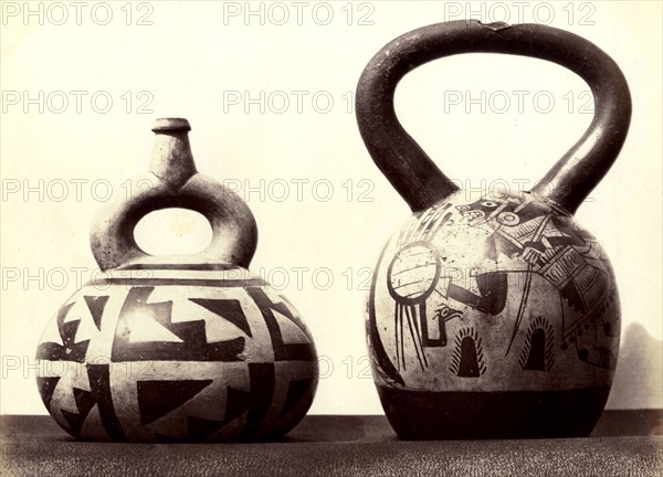 Deux récipients en céramique, culture Moche