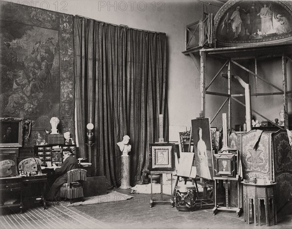 Ernest Hébert dans son atelier