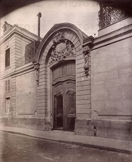 Atget, The Hotel of Comtesse de Verrue in Paris