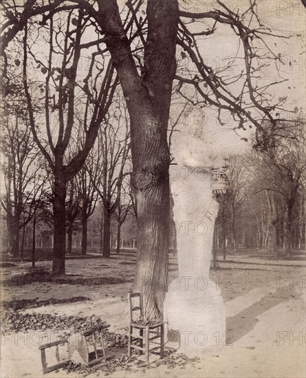 Atget, Statue in the Park of Versailles
