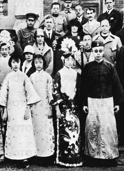 Pu Yi à Tianjin lors d'une cérémonie d'anniversaire dans les années 20
