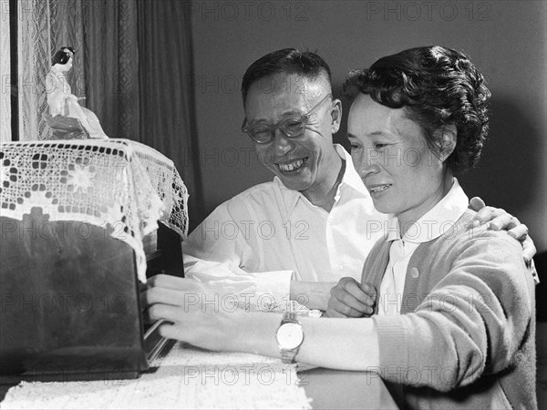 Pu Yi with his wife Li Shu Xian in 1962