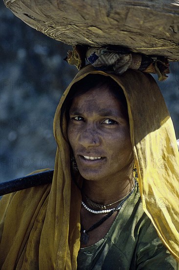 On the road to Bambora, Rajasthani woman
