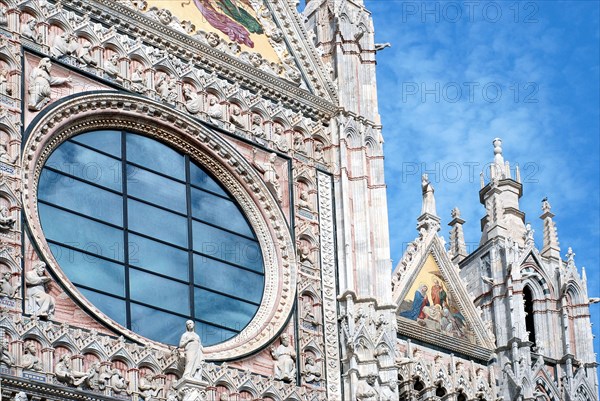 Façade de la cathédrale de Sienne