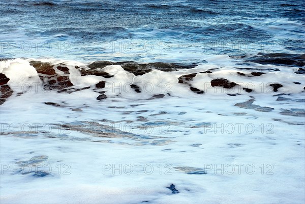 Ecume dans la mer