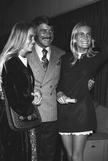Robert Conrad With Daughters