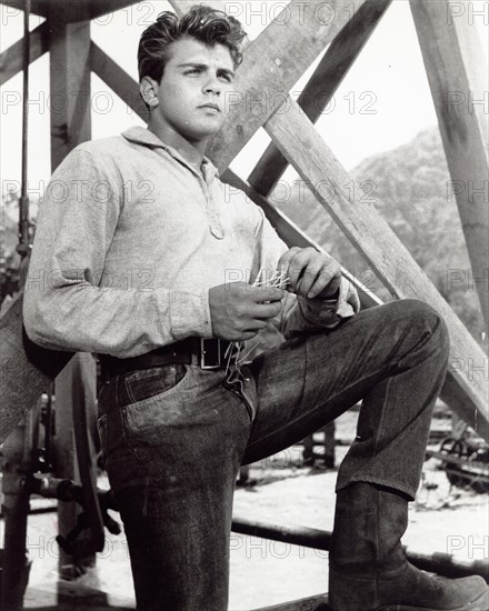 Entertainment News - April 2, 1959