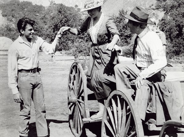 Entertainment News - April 3, 1959