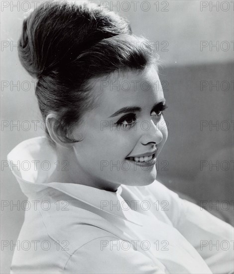 Entertainment News - May 10, 1963
