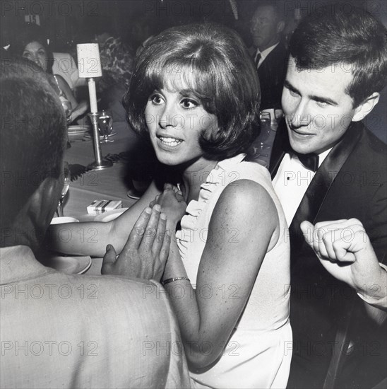 Entertainment News - Feb. 7, 1964