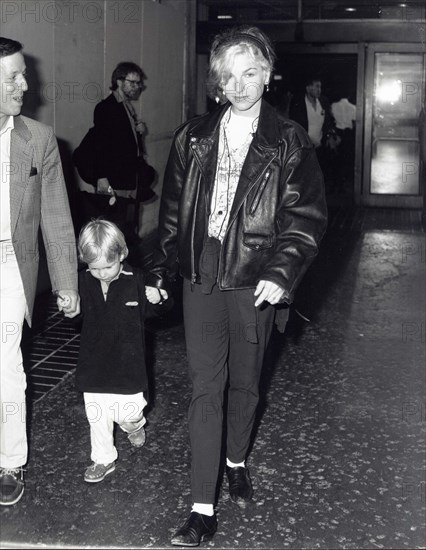 Entertainment News - May 24, 1989