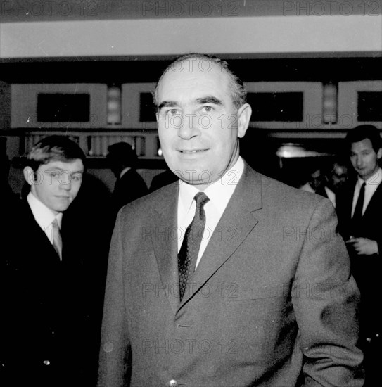 S Eng Soccer Team Coach