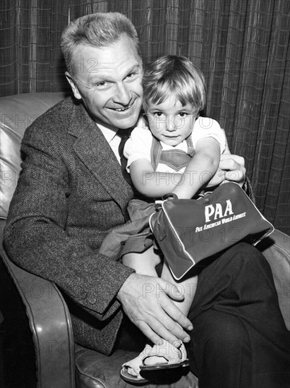 Eddie Albert Obit Jo