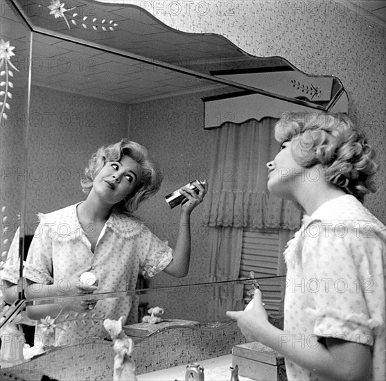 Sandra Dee Sw