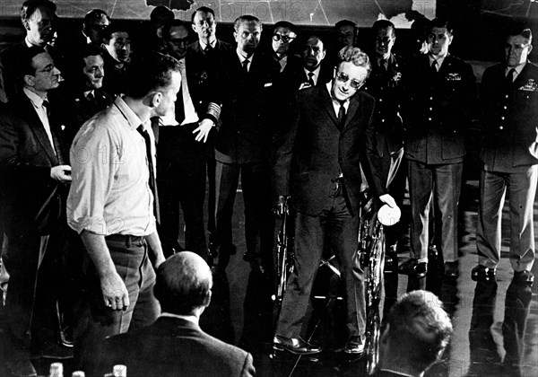 July 13, 2005 - Peter Sellers With George C. Scott In Stanley Kubrick'S ''Dr. Strangelove''. Tv-Film Still.