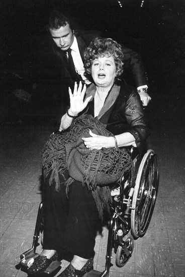 Shelley Winters Retro