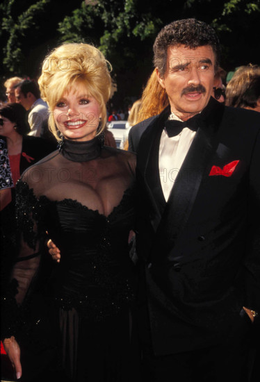BURT REYNOLDS with LONI ANDERSON in 1992. (Credit Image: © Globe Photos/ZUMAPRESS.com)