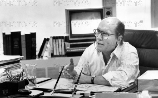 Jan. 1, 2011 - ROBERT DUVALL IN A SCENE FROM ''THE PAPER''..1994.Â©SUPPLIED BY (Credit Image: © Globe Photos/ZUMAPRESS.com)