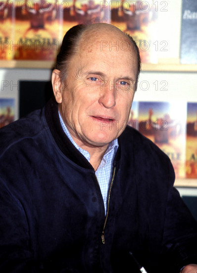 Jan. 1, 2011 - K11326WW            SD0210.ROBERT DUVALL SIGNS HIS NEW BOOK ''THE APOSTLE'' AT BARNES AND NOBLE IN NEW YORK CITY. WALTER WEISSMAN/   1998(Credit Image: © Globe Photos/ZUMAPRESS.com)